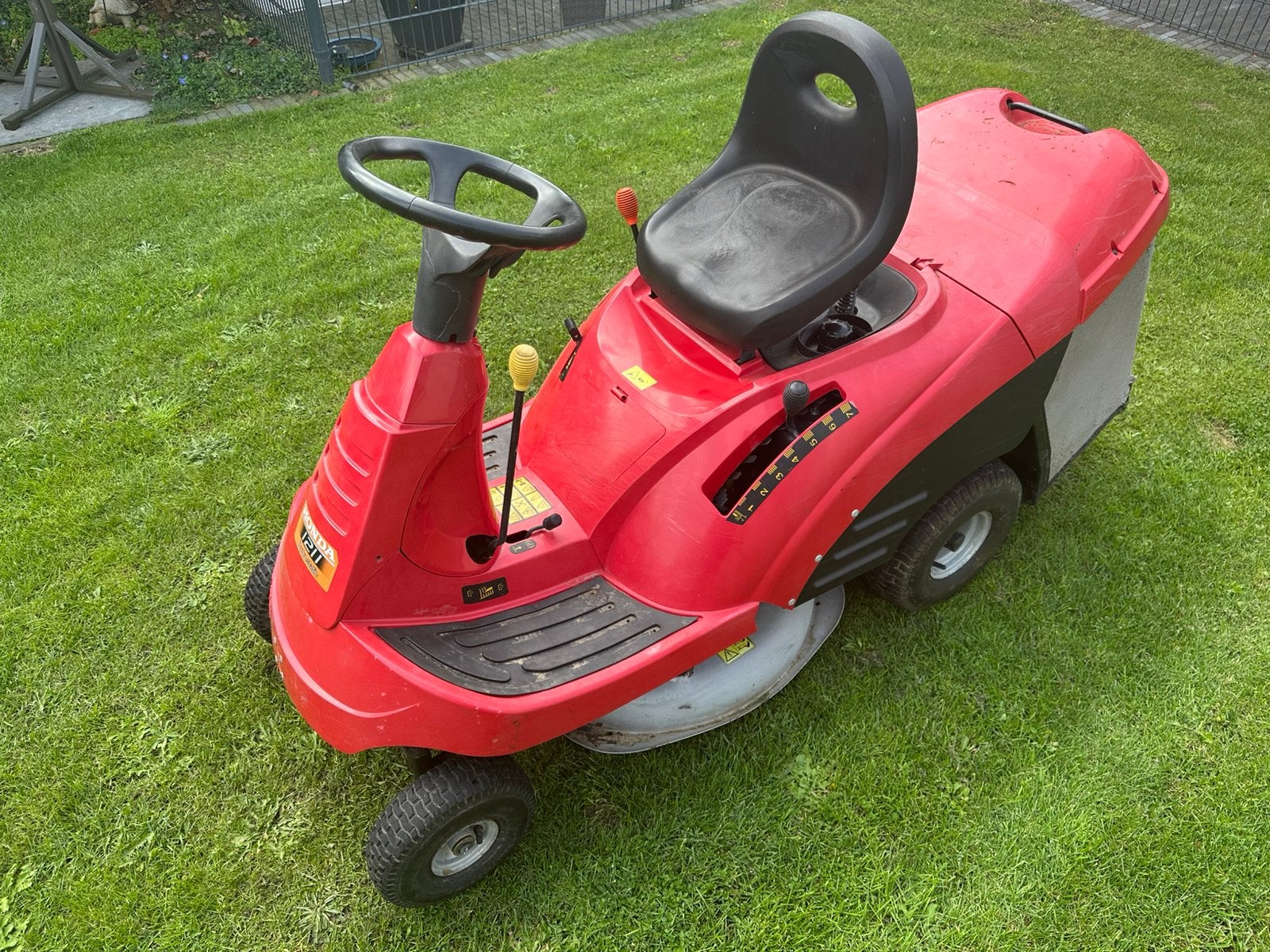 Honda 1211 zitmaaier met opvang, Tuin en Terras, Ophalen, Honda, Gebruikt, Elektrische starter
