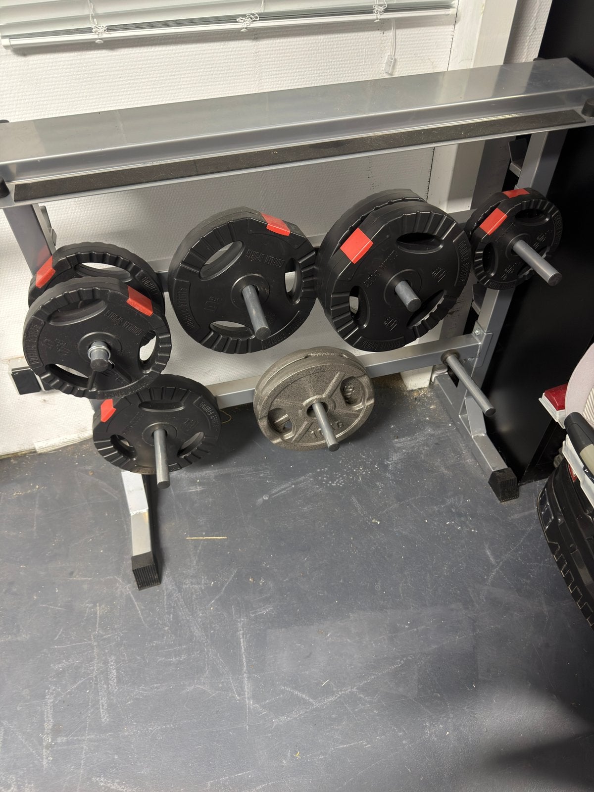 Rek met gewichtschijven, Sport en Fitness, Fitnessmaterialen, Ophalen, Gebruikt