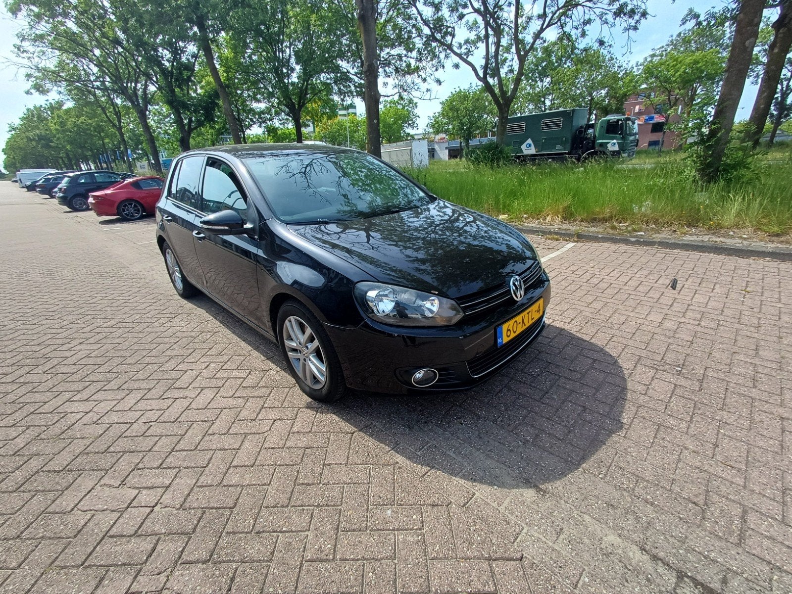 Volkswagen Golf 1.4, 4 cilinders, Zwart, Stoelverwarming, 1400 kg