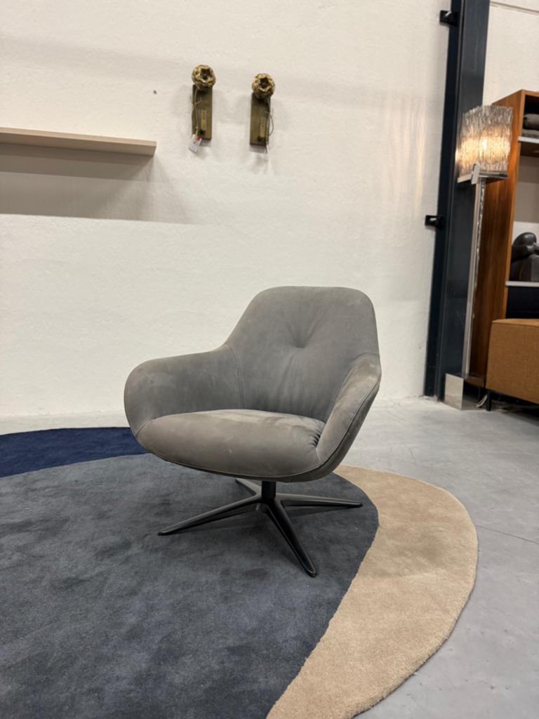 Showmodel Pode Spot Draaifauteuil Danza leer Design stoel, Huis en Inrichting, Fauteuils, Nieuw, Leer, 50 tot 75 cm, 75 tot 100 cm