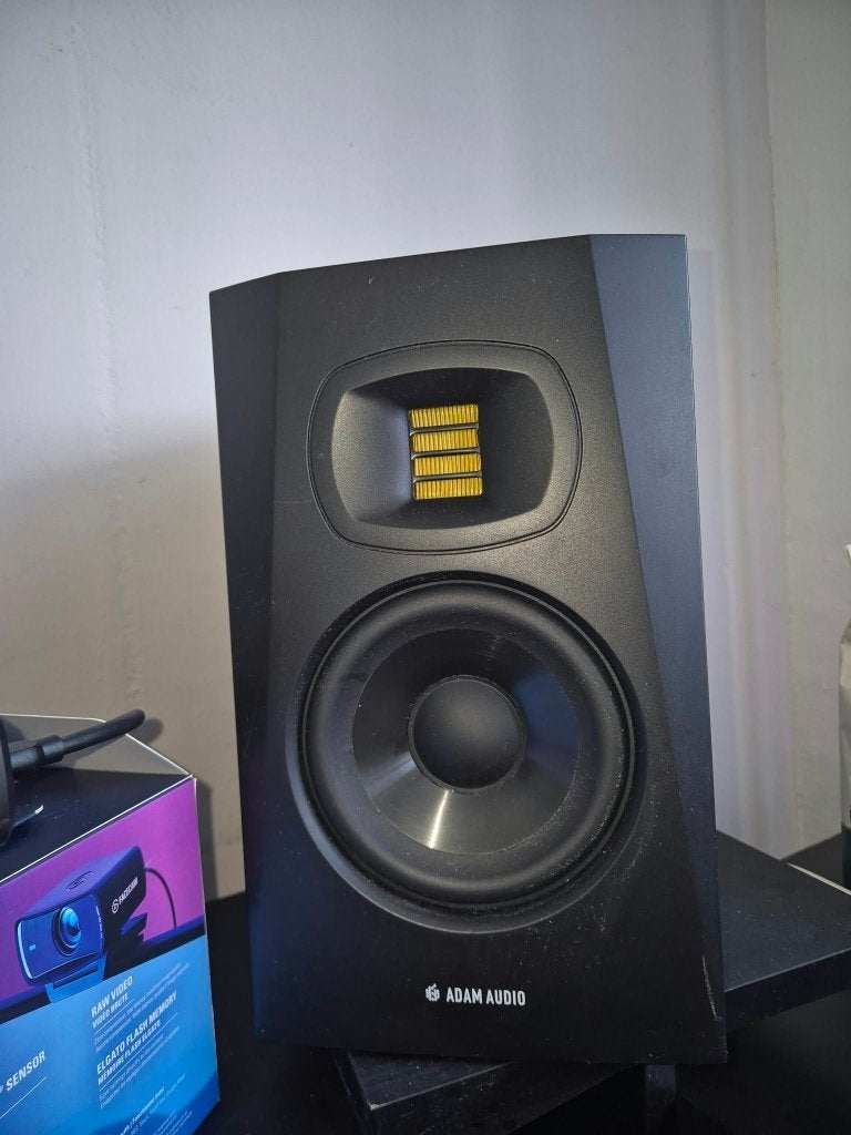 ADAM Audio T5V – 1 werkend + 1 defect – voor reparatie, Ophalen, Zo goed als nieuw, Minder dan 60 watt, Overige merken