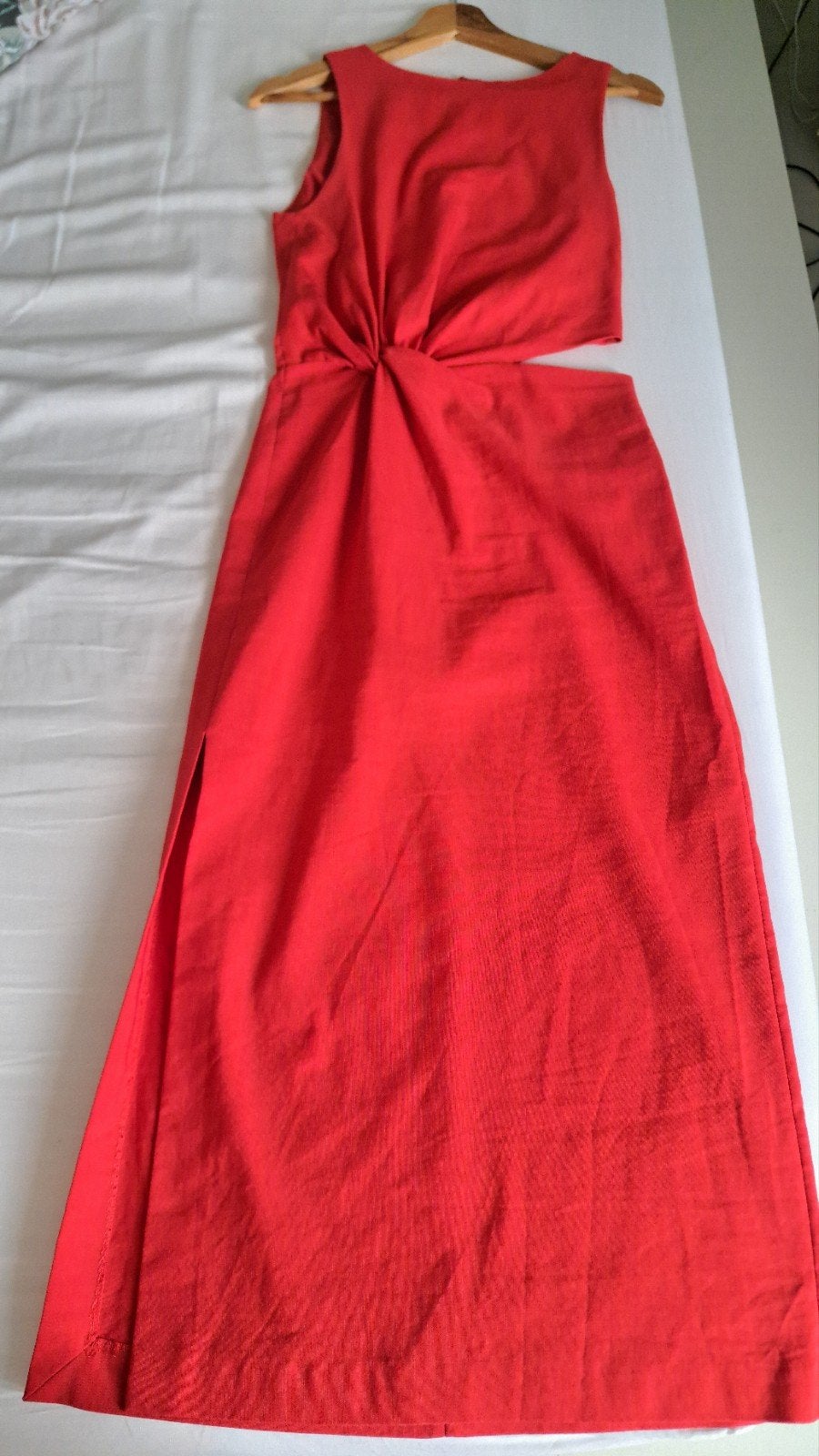 Zara Rode maat S  maxi jurk met cut-out en knoopdetail, Kleding | Dames, Ophalen of Verzenden