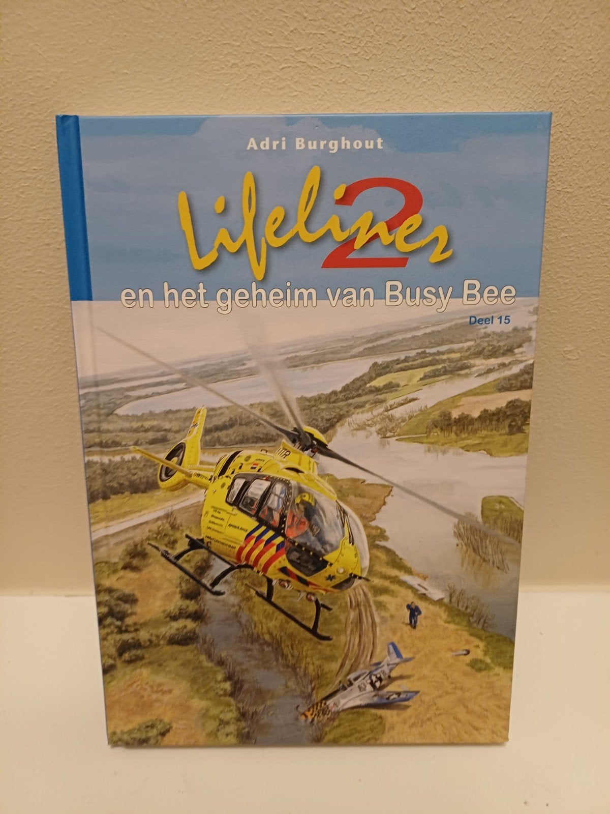Adri Burghout, lifeliner 2 en het geheim van de busy bee, Boeken, Ophalen of Verzenden, Zo goed als nieuw