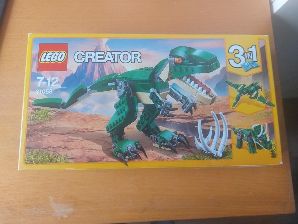 LEGO Creator 31058 Machtige Dinosaurus 3-in-1 Set, Kinderen en Baby's, Speelgoed | Duplo en Lego, Lego, Nieuw, Ophalen of Verzenden