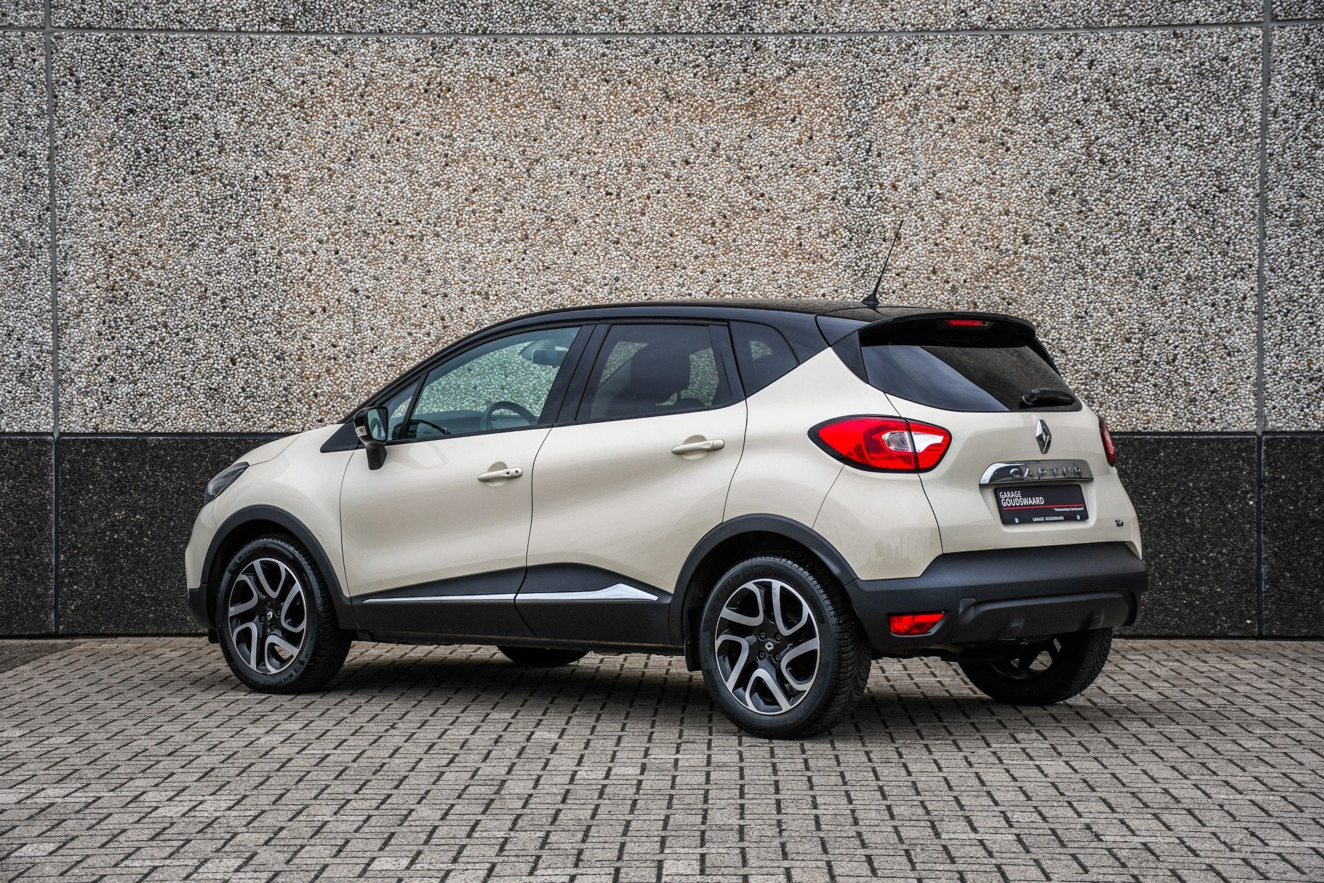 Renault Captur 0.9 TCe Dynamique (bj 2013), Auto's, Renault, Voorwielaandrijving, Stof, Gebruikt, Zwart