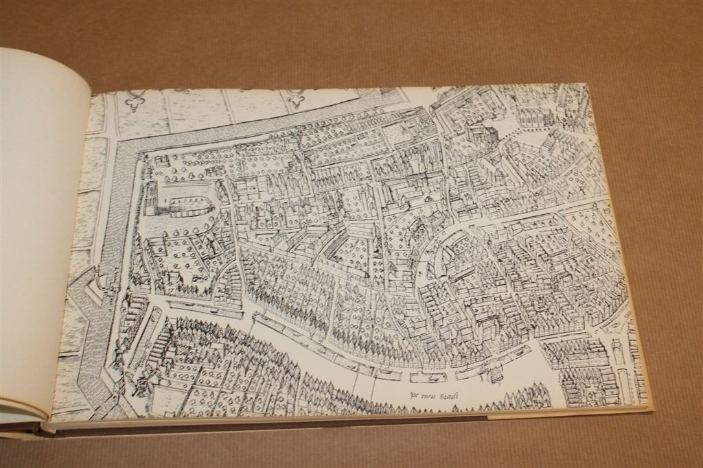 Album Leeuwarden 1600 — 48 Stadsgezichten van der Horst 1971, Boeken, Geschiedenis | Stad en Regio, Ophalen of Verzenden, Gelezen