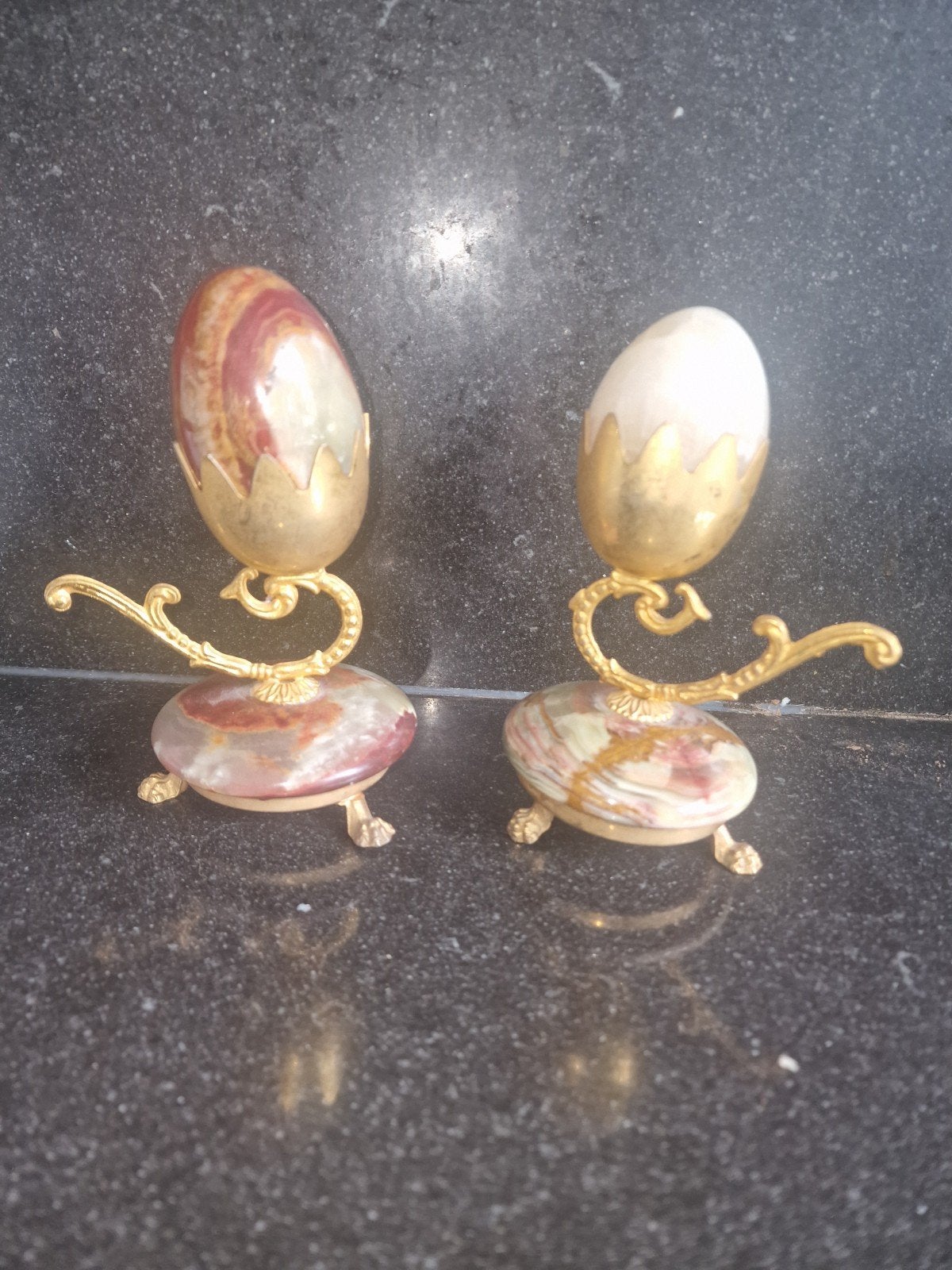 Decoratieve marmeren eieren op messing voetjes, Ophalen of Verzenden