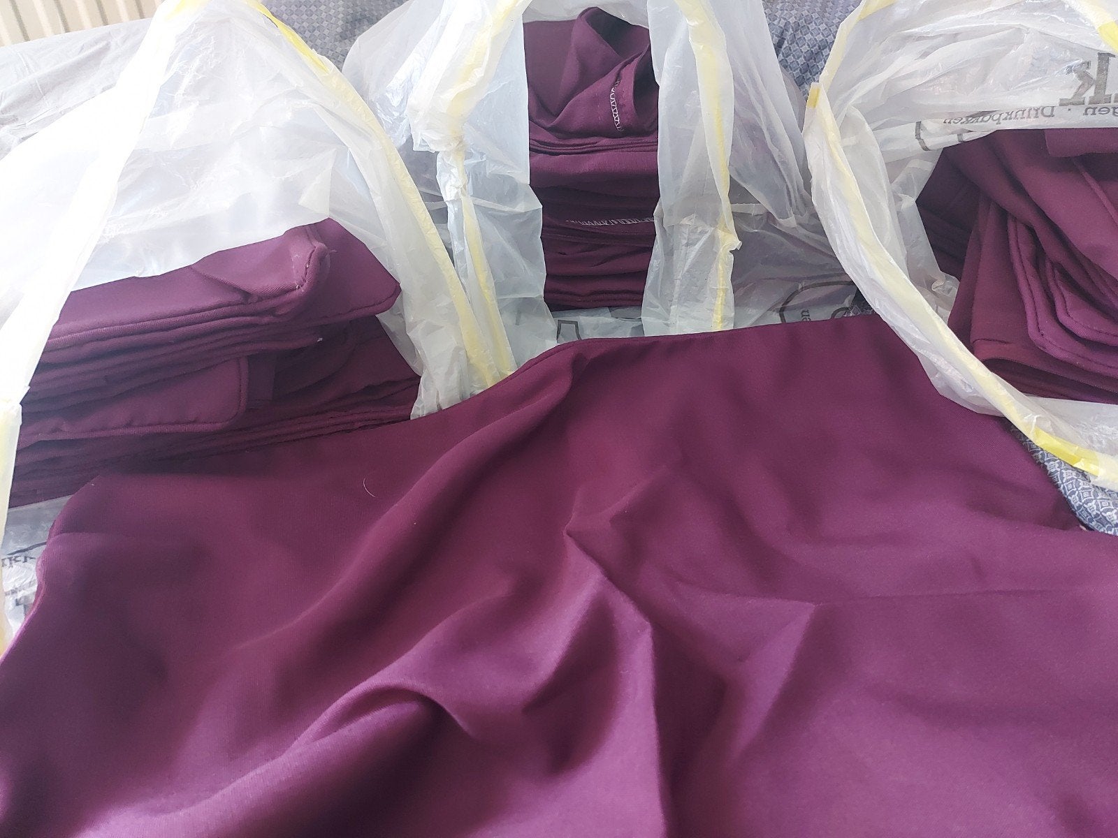 Partij ca 50stuks aubergine kussenhoezen (buiten), Ophalen, Overige materialen, Paars, Nieuw