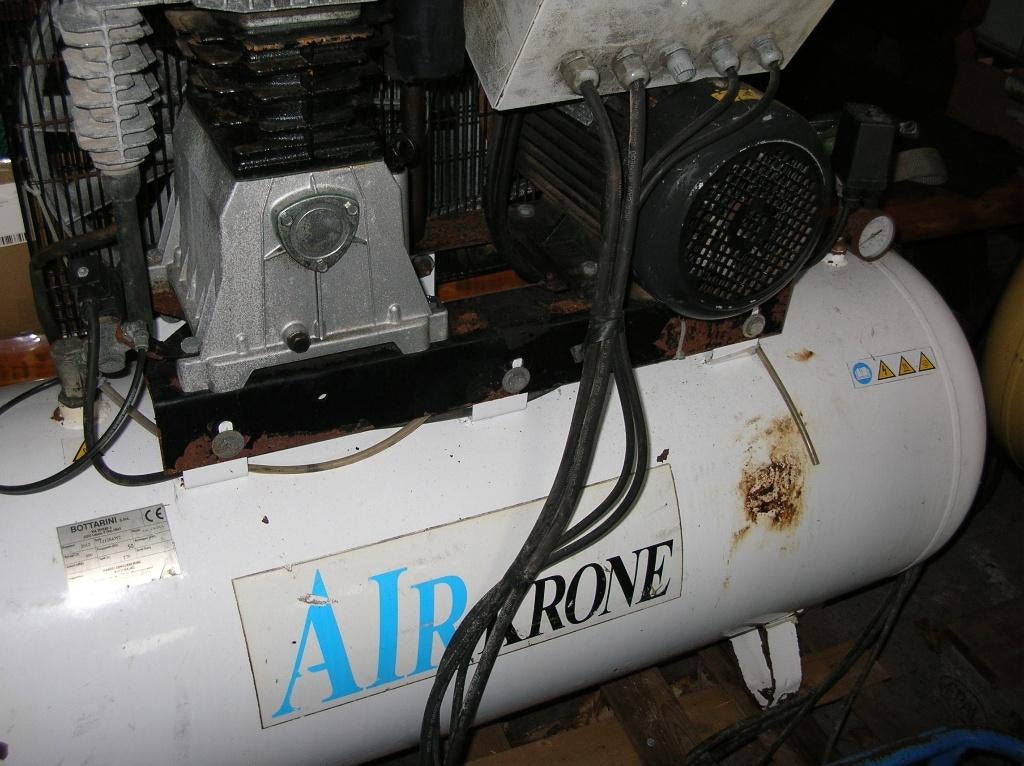 DEFECT - COMPRESSOR  / AIR - KRONE, Doe-het-zelf en Verbouw, Ophalen, Gebruikt, 800 liter/min of meer, 10 bar of meer