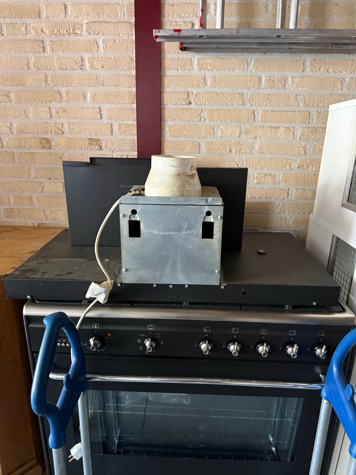 Smeg Fornuis met Oven en Kookplaat ook afzuigkap - Gebruikt, Witgoed en Apparatuur, Fornuizen, Ophalen, Gebruikt, 60 cm of meer