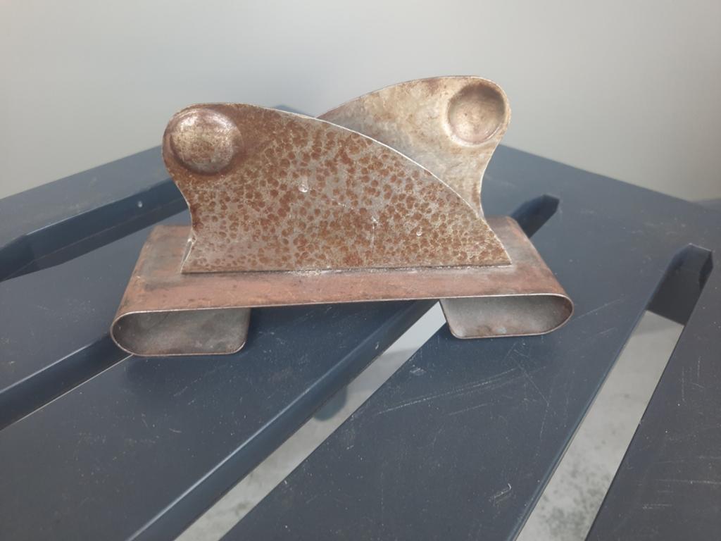 Metalen gehamerde brievenhouder van Amsterdamse school?, Ophalen of Verzenden