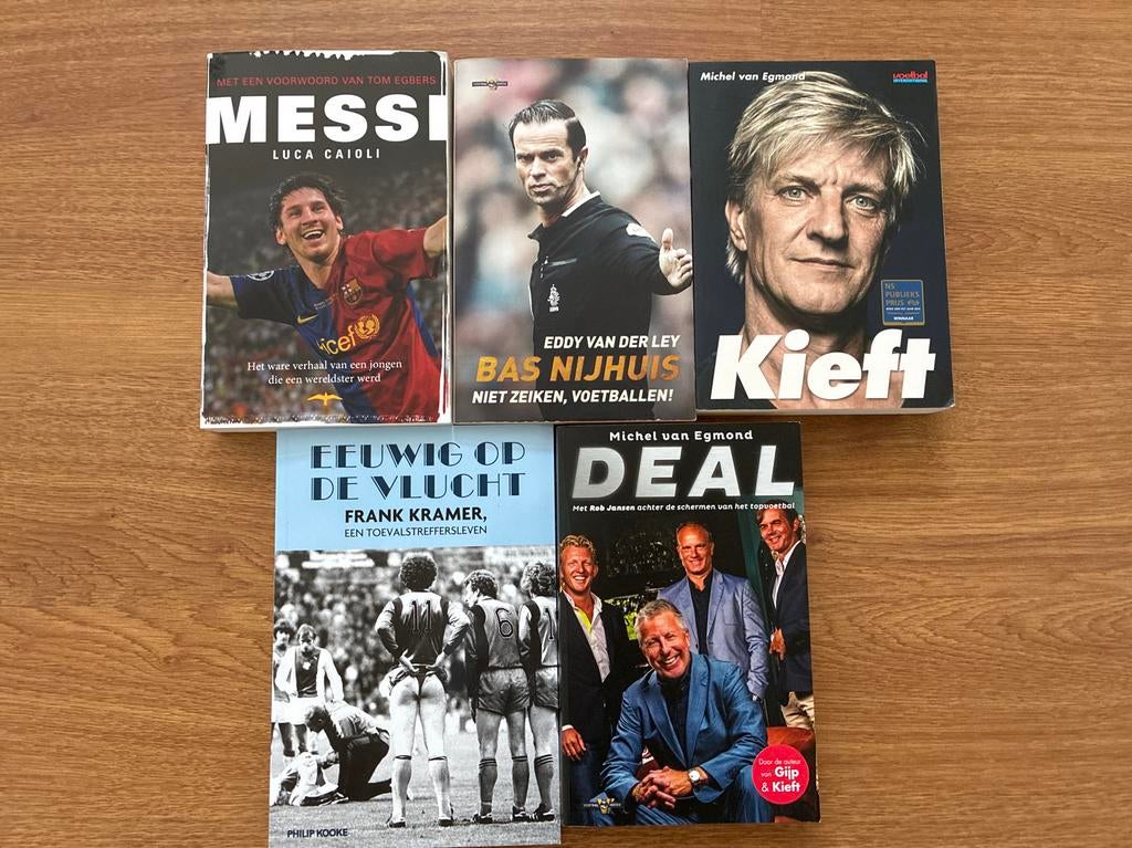 Voetbal Biografieën: Messi, Kieft, Nijhuis, Deal, Ophalen of Verzenden, Zo goed als nieuw, Sport