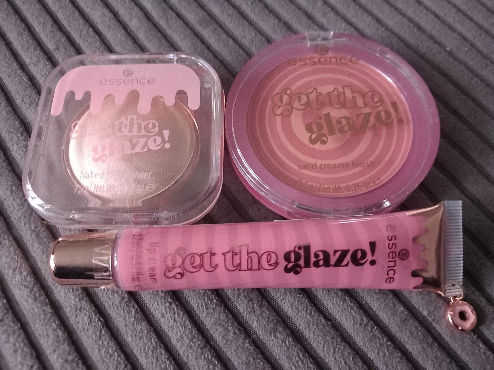 2+1 GRATIS essence limited edition 'get the glaze', Overige kleuren, Gehele gezicht, Nieuw, Ophalen of Verzenden
