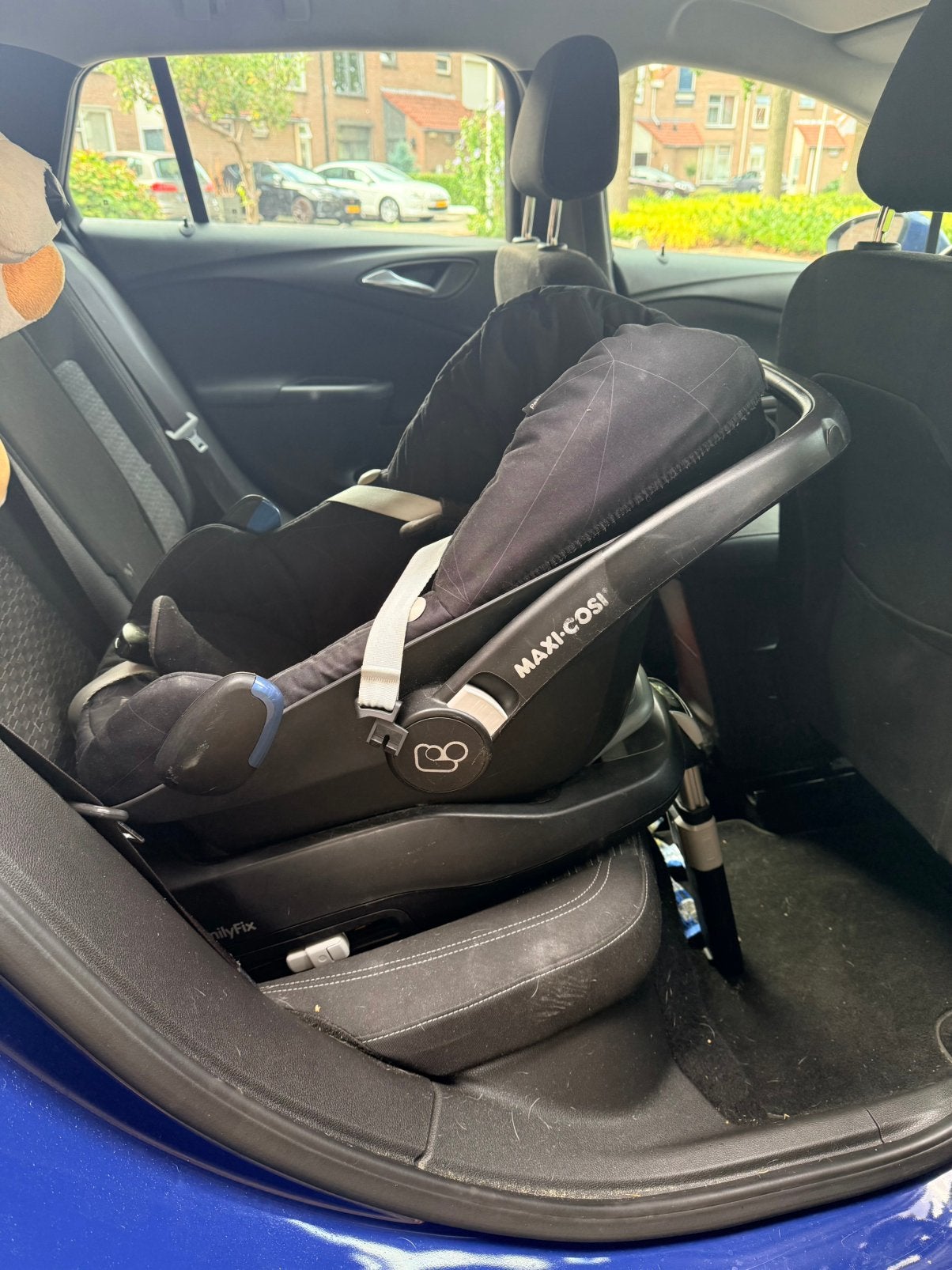 Maxi-Cosi baby autostoel + FamilyFix ISOFIX base, Kinderen en Baby's, Autogordel of Isofix, Ophalen of Verzenden, Zo goed als nieuw
