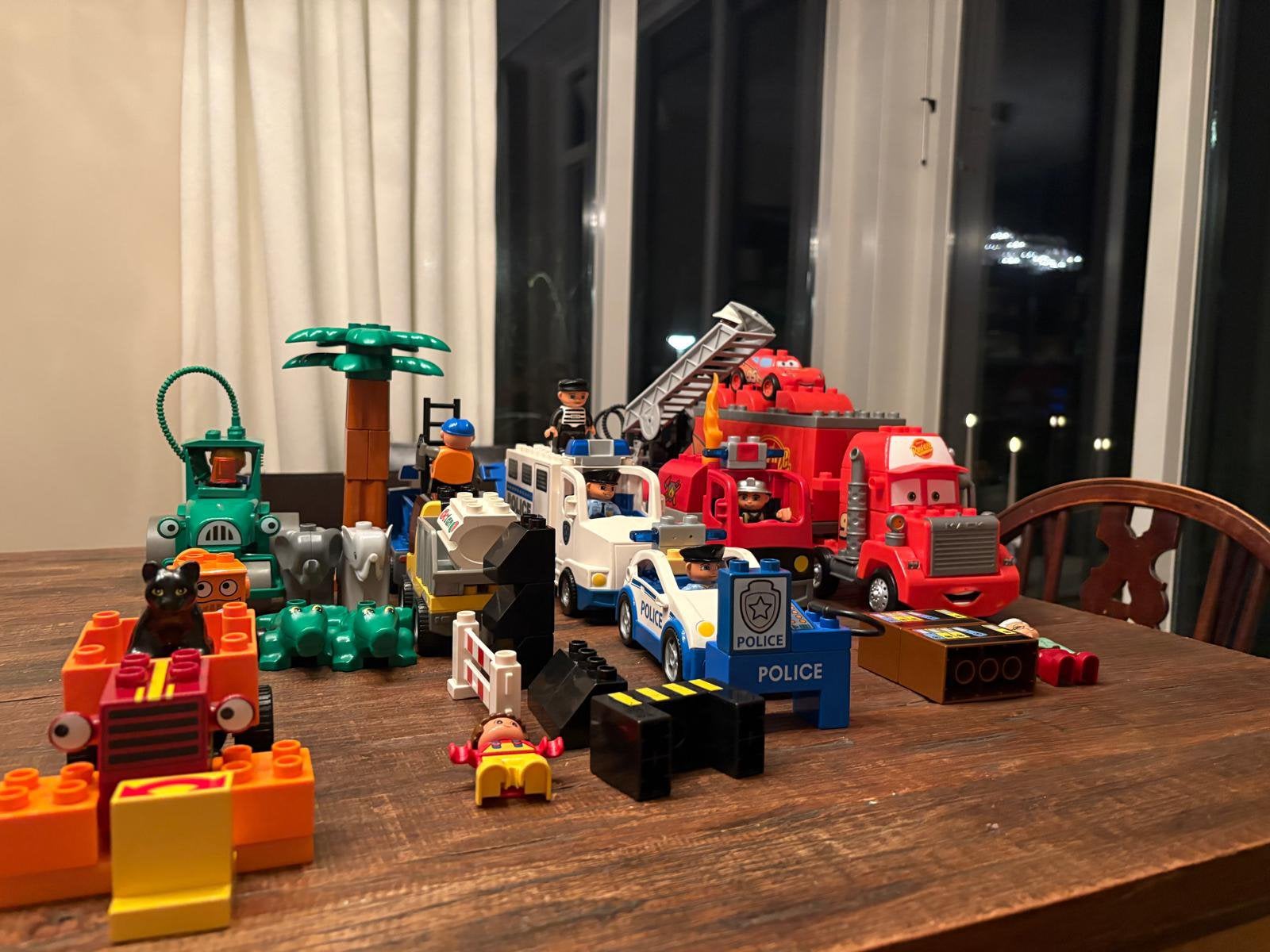 Duplo politie, brandweer, bob de bouwer, cars blixem mcqueen, Ophalen, Zo goed als nieuw
