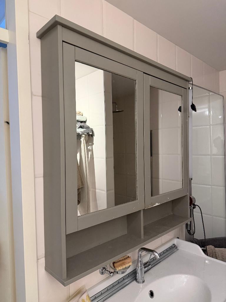 Gratis badkamer meubels, spiegel, onderkast, Ophalen, 100 tot 150 cm, Minder dan 100 cm, 25 tot 50 cm