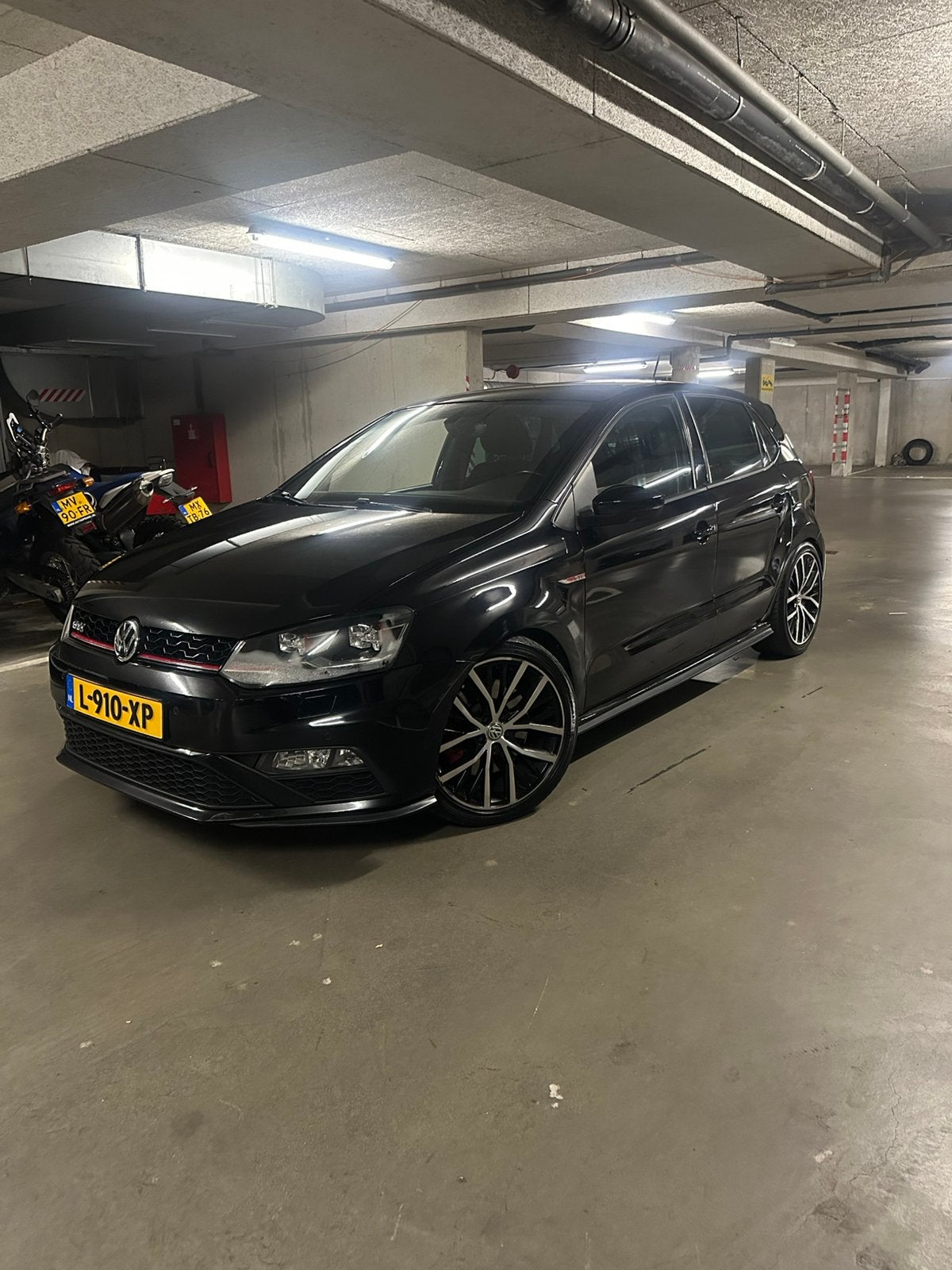 Volkswagen Polo GTI 2015, 192 pk, Zwart, 1180 kg, Particulier