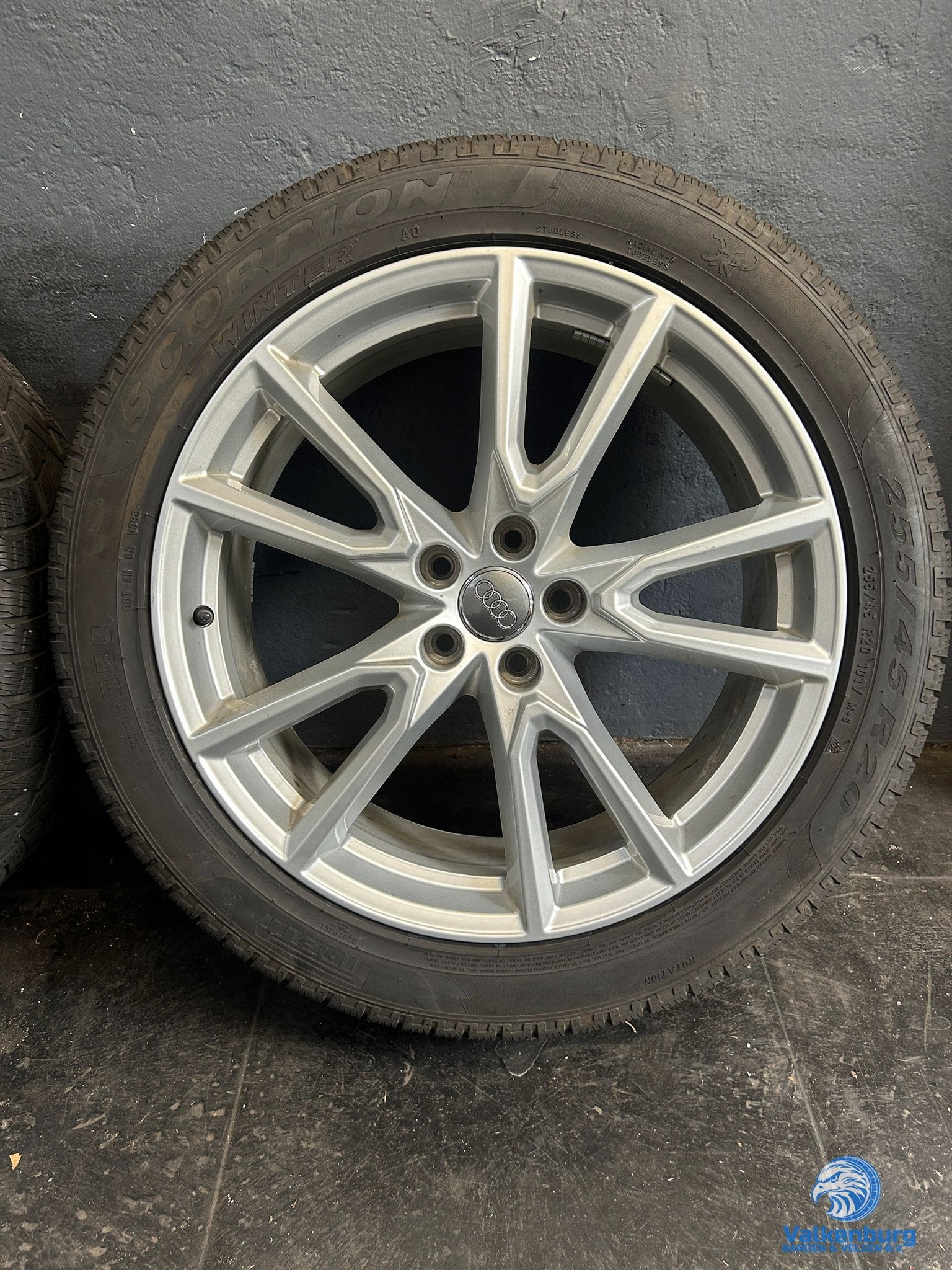 7mm! Originele Audi Q5 80A 20 inch velgen 5x112 winterbanden, Gebruikt, 255 mm, -, -