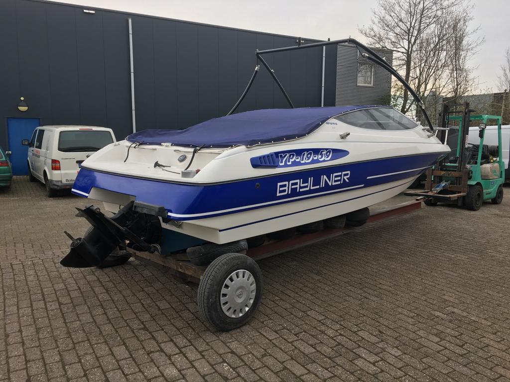 Bayliner Sportcruiser Capri Cuddy speedboot, Watersport en Boten, Speedboten, Ophalen, Gebruikt, Binnenboordmotor, Bayliner
