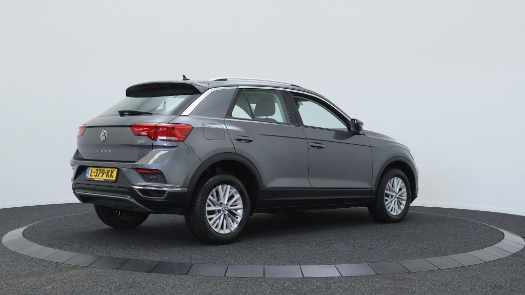 Volkswagen T-Roc 1.0 TSI Style | All Seasons | Carplay |, Auto's, Volkswagen, 12 maanden, Stof, Gebruikt, LED verlichting