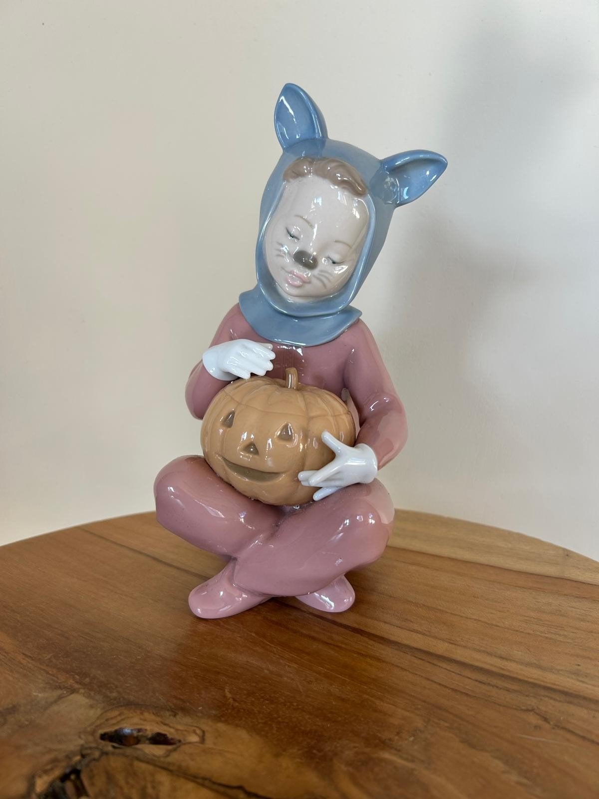 NAO Lladro Porseleinen Beeldje Halloween Kat met Pompoen, Ophalen of Verzenden, Zo goed als nieuw