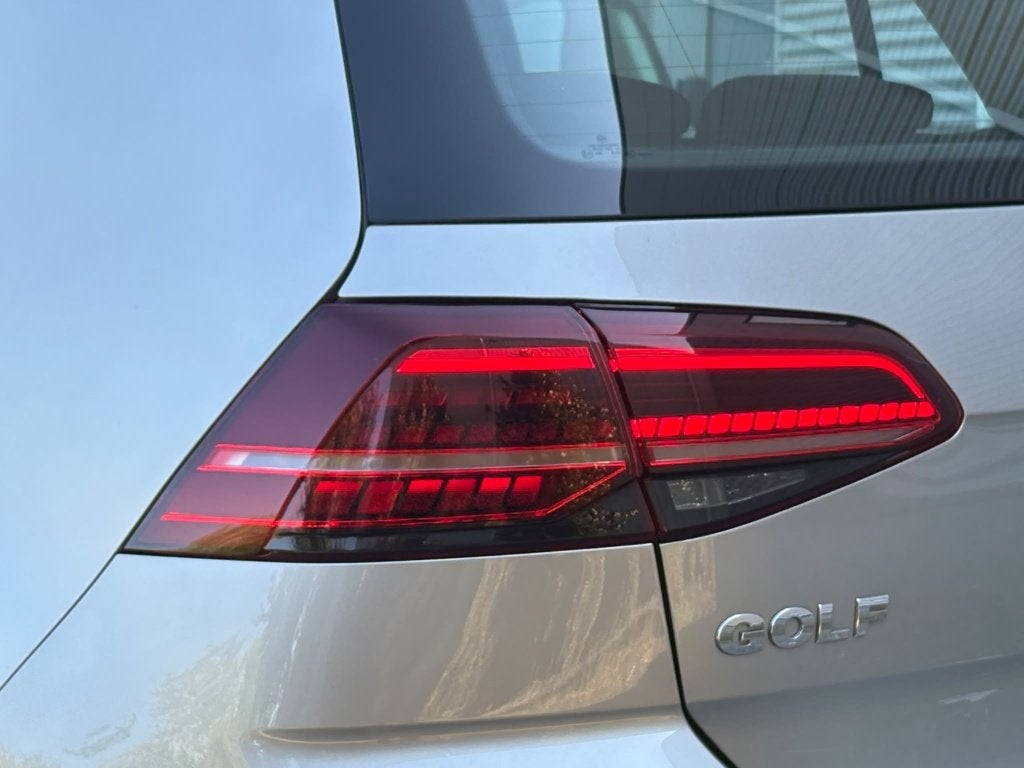 Foto 6 van Volkswagen Golf 1.0 TSI HighLine DAB Stoelvw PDC ACC Massage