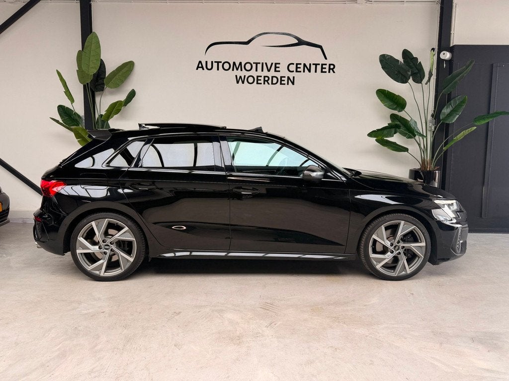 Audi A3 Sportback 2.0 TFSI S3 quattro PANO CARBON SPOILER SI, Automaat, 4 cilinders, 1984 cc, Zwart