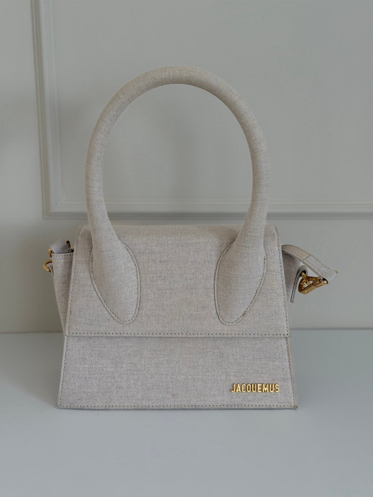 Jacquemus Le Chiquito Moyen Handtas Beige, Ophalen of Verzenden, Zo goed als nieuw, Beige, Handtas