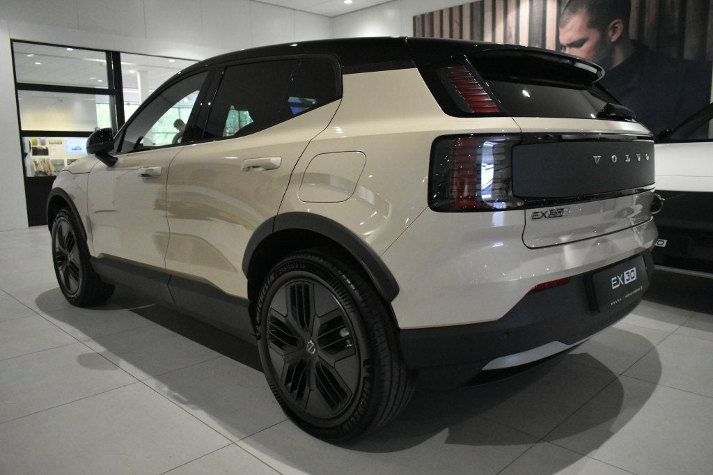 Volvo EX30 Cross Country P5 Long Range Plus Europa 272Pk/69k, Auto's, Automaat, Adaptive Cruise Control, 0 cilinders, EX30