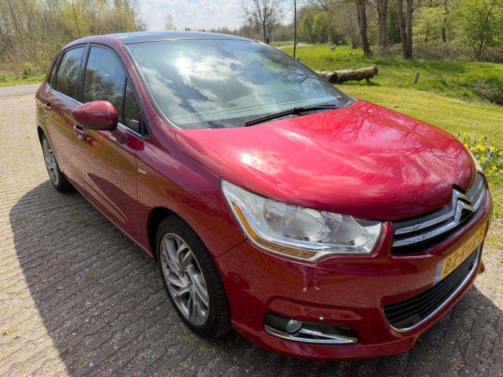 Citroën C4 1.6 Exclusive THP EGS 2011 automaat rood, Auto's, Citroën, Euro 5, Zwart, 1650 kg, Particulier
