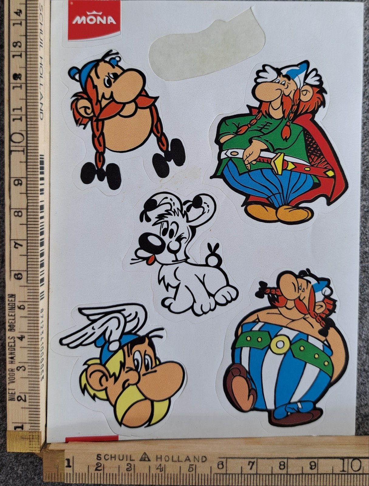 Incompleet vintage stickervel Astrix en Oblix Galliërs Mona, Ophalen of Verzenden, Zo goed als nieuw