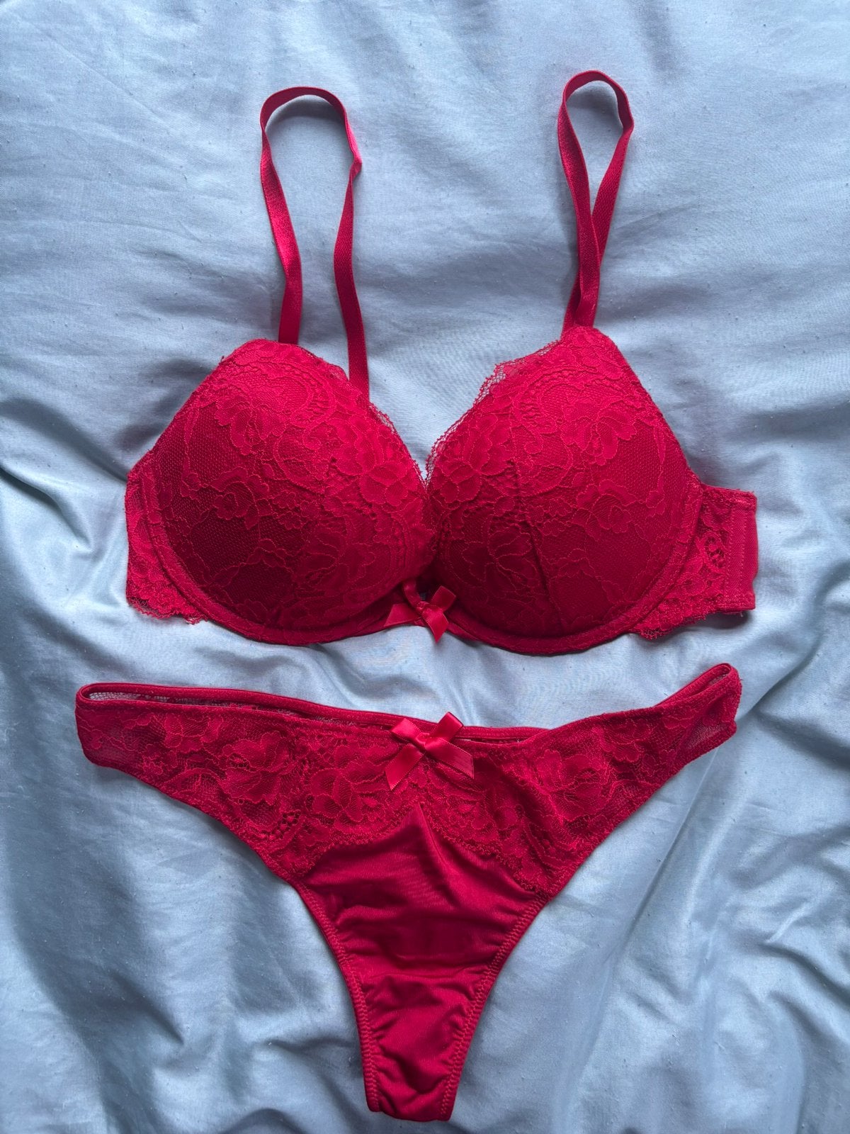 Lingerie set Hunkemöller nieuw, Kleding | Dames, Ondergoed en Lingerie, Ophalen of Verzenden, Rood, Setje