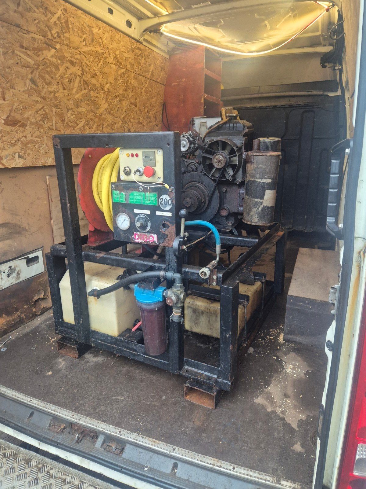 Dibo hogedrukunit met dieselmotor 210bar, Ophalen