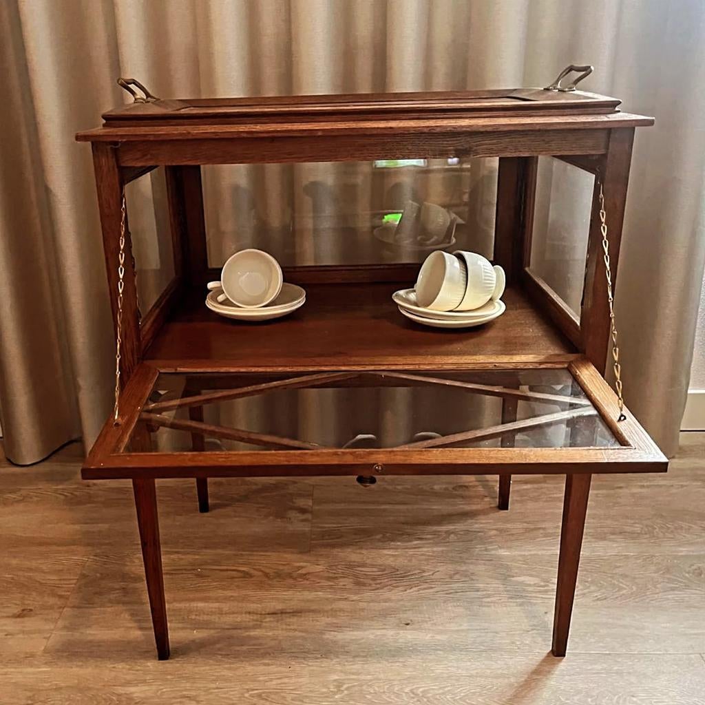 Fantastisch vintage houten vitrine tafel/ butler tray, Ophalen, 50 tot 100 cm, Eikenhout, 25 tot 50 cm