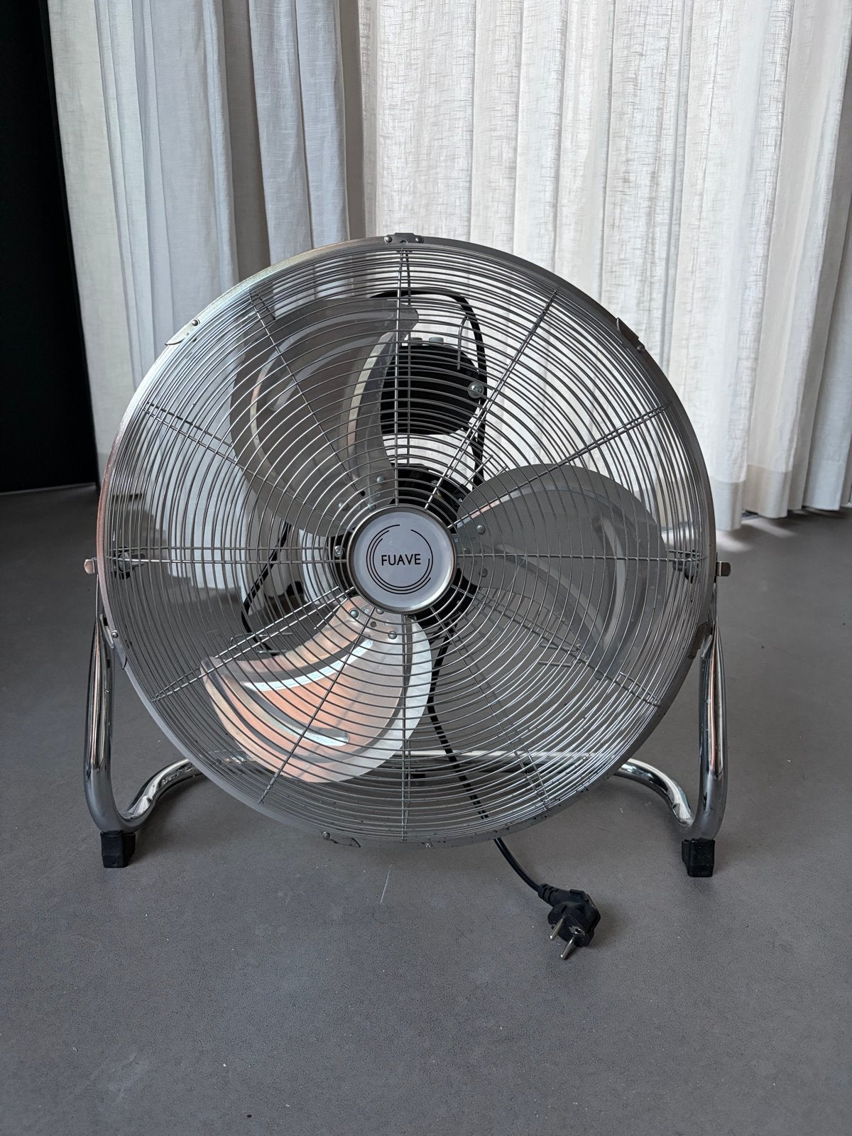 Fuave Vloerventilator - Krachtige en Stille Koeling, Ophalen, Zo goed als nieuw, Vloerventilator