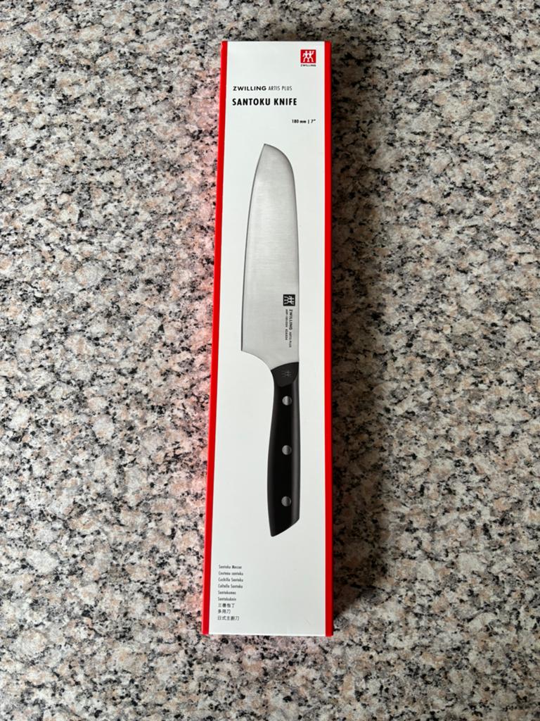 ZWILLING ARTIS PLUS Santoku Mes 180mm - Nieuw in doos, Ophalen of Verzenden, Nieuw, Rvs of Chroom, Los bestek