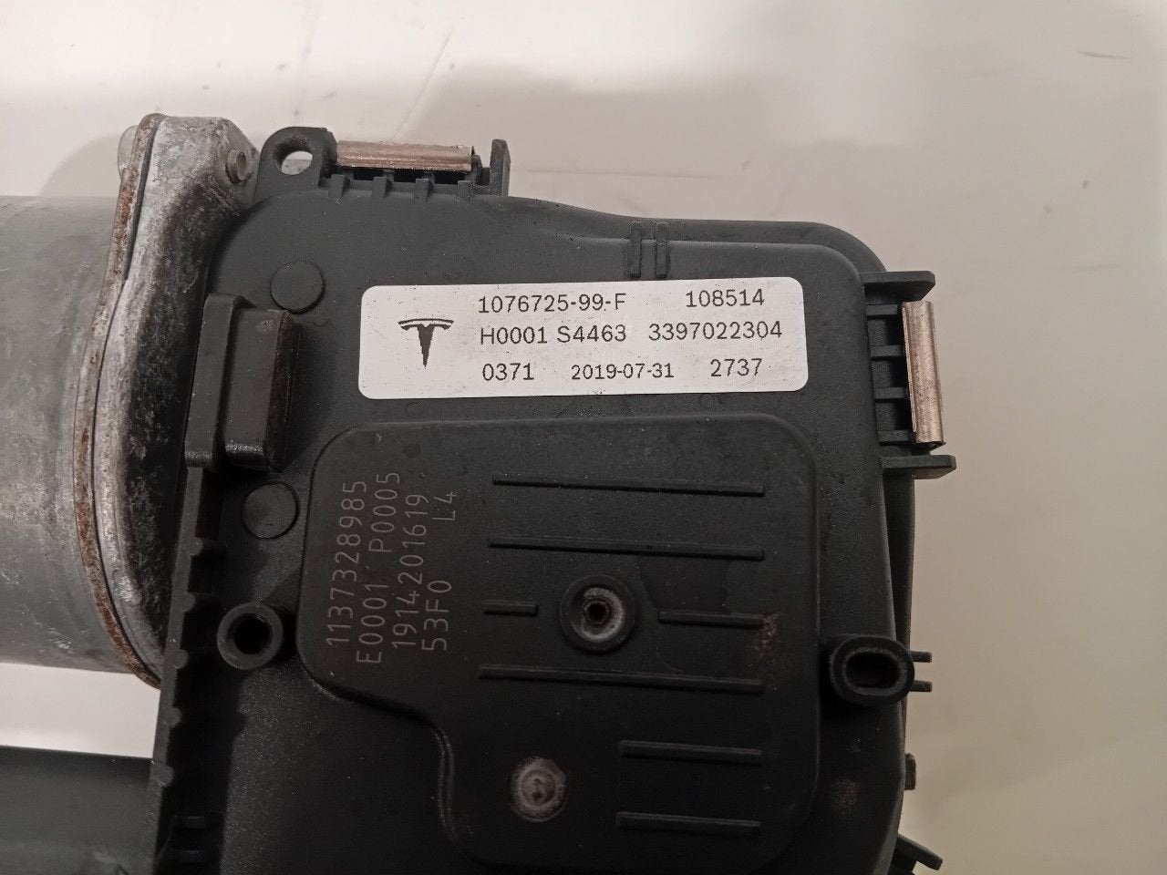 Foto 7 van Ruitenwissermotor voor Tesla Model 3