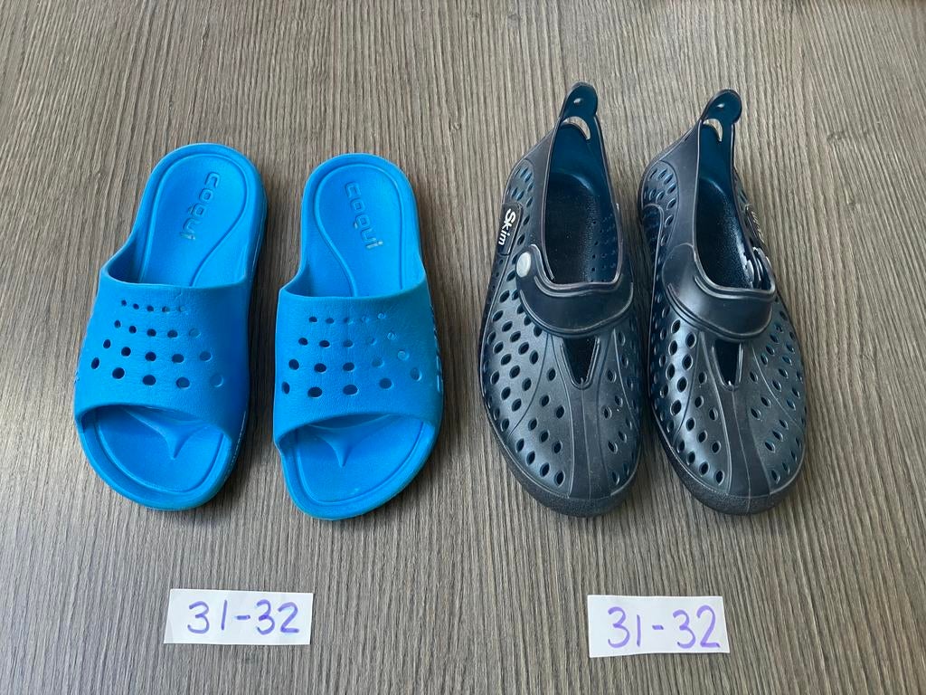 Slippers en waterschoenen maat 31-32, Kinderen en Baby's, Kinderkleding | Schoenen en Sokken, Gebruikt, Jongen of Meisje, Overige typen