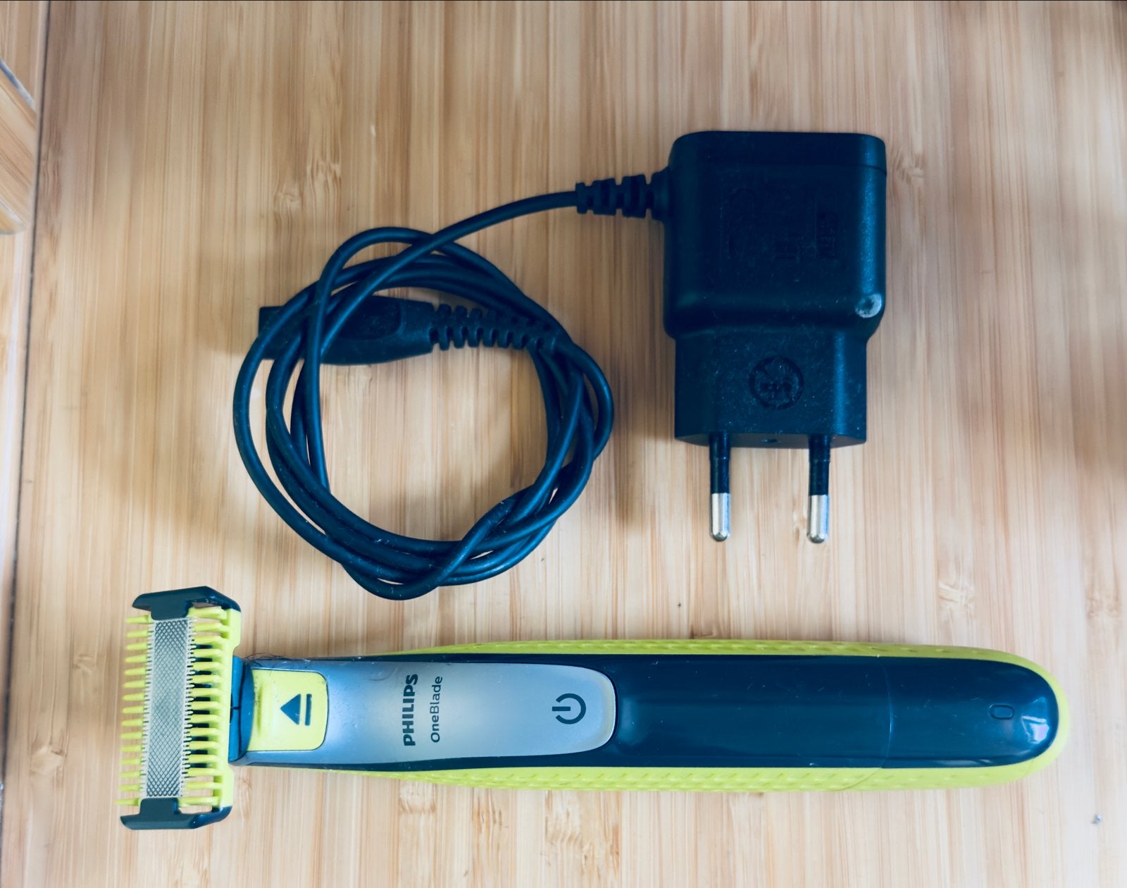 Philips OneBlade Scheerapparaat met Oplader, Ophalen of Verzenden, Zo goed als nieuw, Overige typen