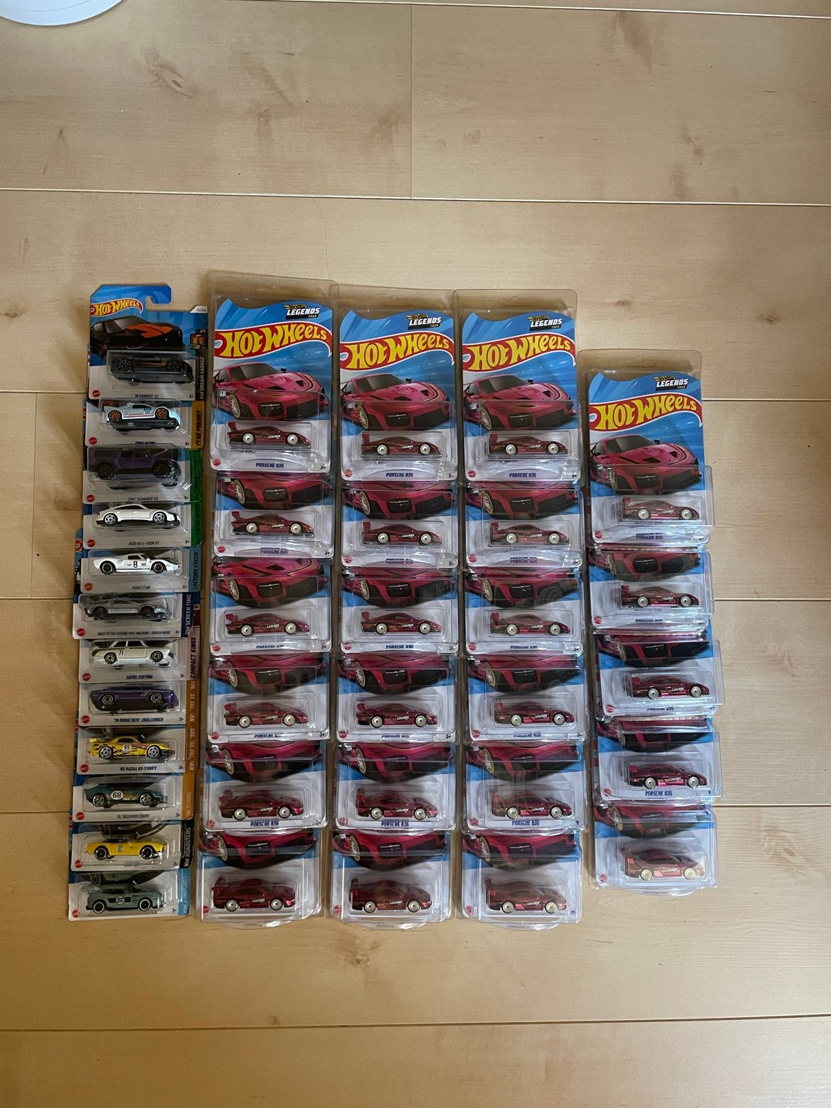 Hot Wheels: 23 Porsche 935 Legends Tour & 132 Mainlines, Overige merken, 1:50 of kleiner, Auto, Nieuw
