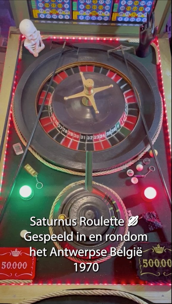 Roulette Saturnus Tafel Gered van inbeslagname inval Casino, Antiek en Kunst, Ophalen