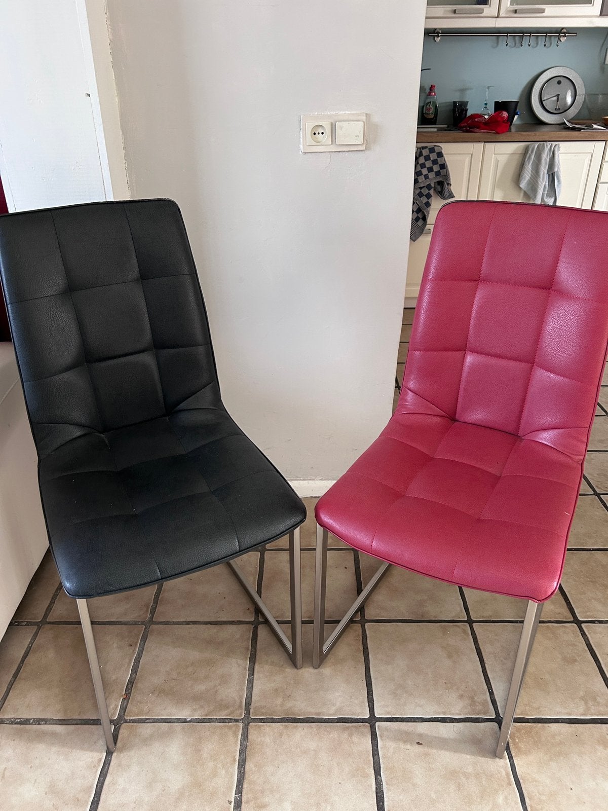Gratis 2 keukenstoelen. OPHALEN VOOR DE 27e, Ophalen, Zo goed als nieuw, Eén