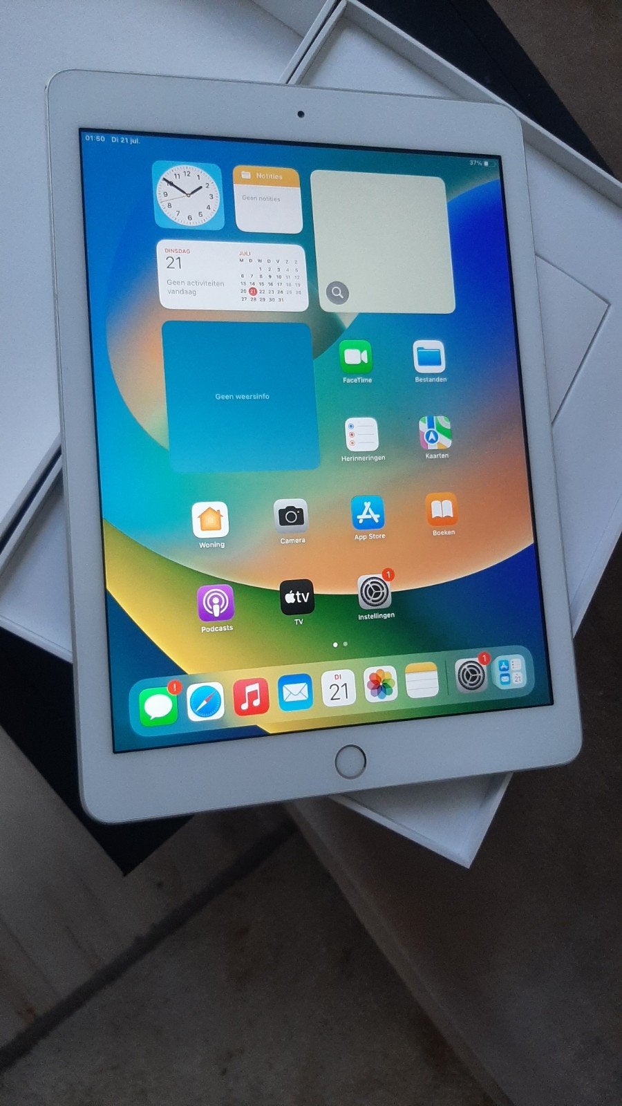Apple Ipad 5e Generatie White Grey, Computers en Software, Apple iPads, 10 inch, 32 GB, Apple iPad, Ophalen of Verzenden