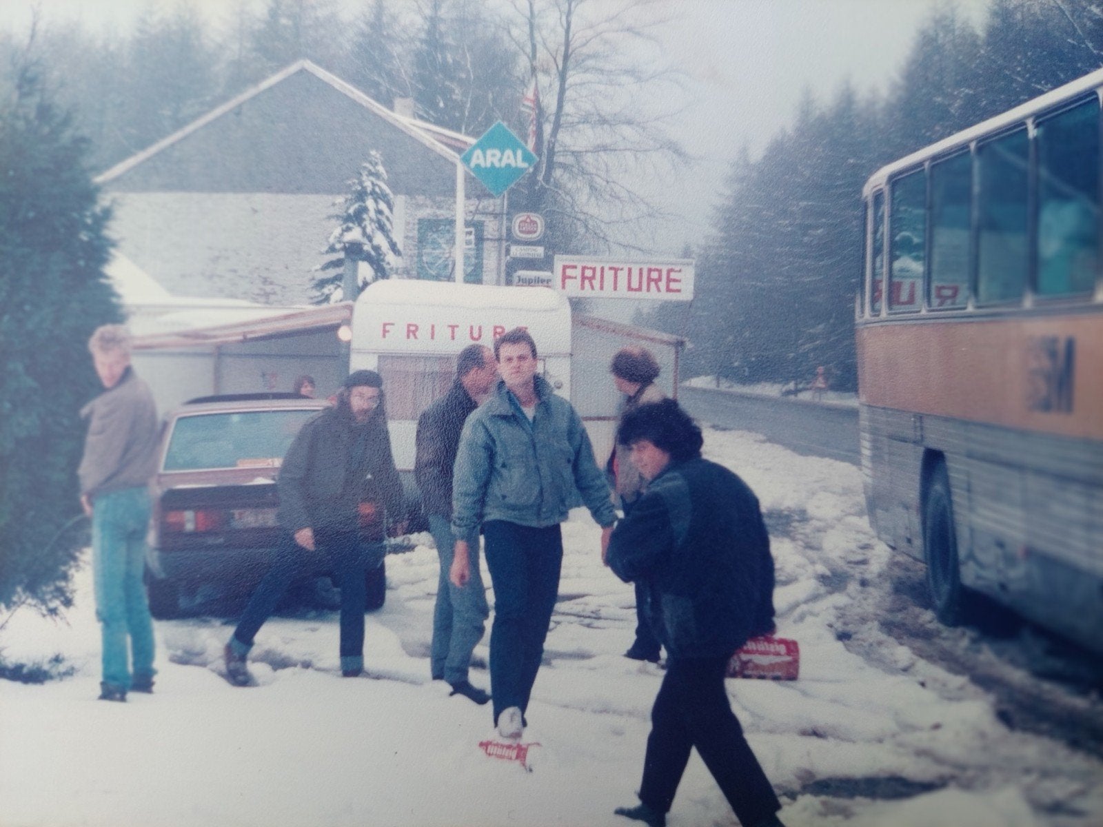 De pop groep Chaos 1986 uit Eindhoven, Contacten en Berichten