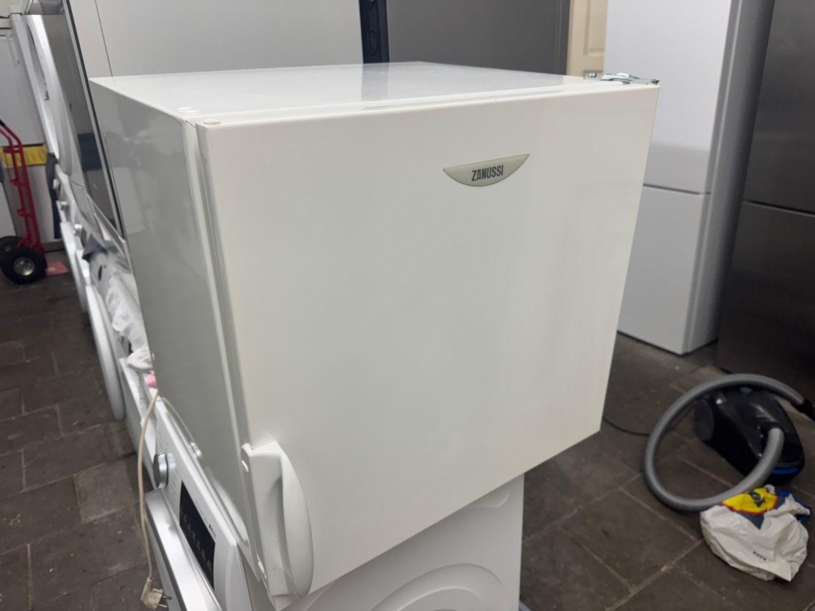 50L Mini Vriezer | Zanussi | Werkend te Zien | Schoon, Witgoed en Apparatuur, Gebruikt, Minder dan 85 cm, Minder dan 60 cm, Energieklasse A of zuiniger