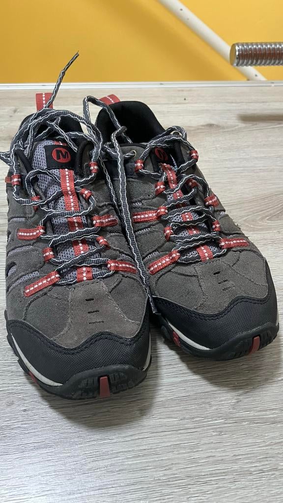Merrell wandelschoenen - Grijs/Rood maat 41, Sport en Fitness, Bergsport en Wandelen, Ophalen of Verzenden, Gebruikt, Schoenen