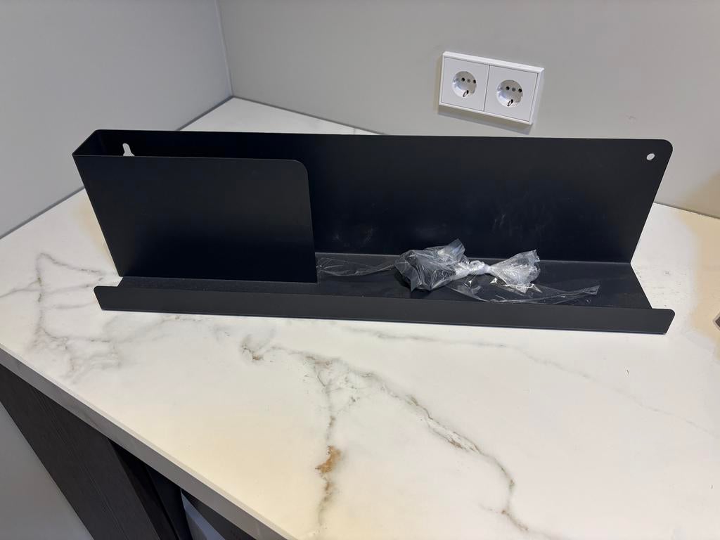 Muuto wandplank, Ophalen, Zo goed als nieuw