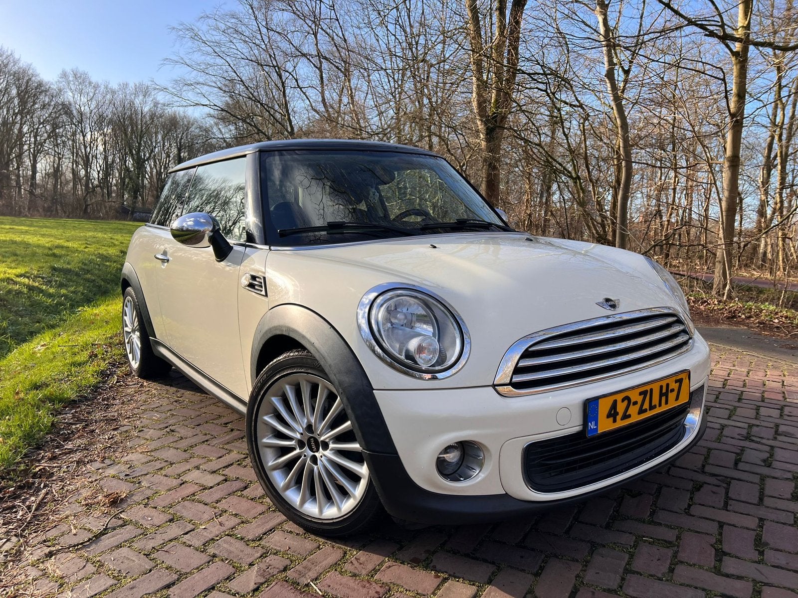 MINI Mini 1.6 One Kite White Navi/Airco/Cruise 2013 wit, Voorwielaandrijving, 74 pk, 4 cilinders, 4 stoelen