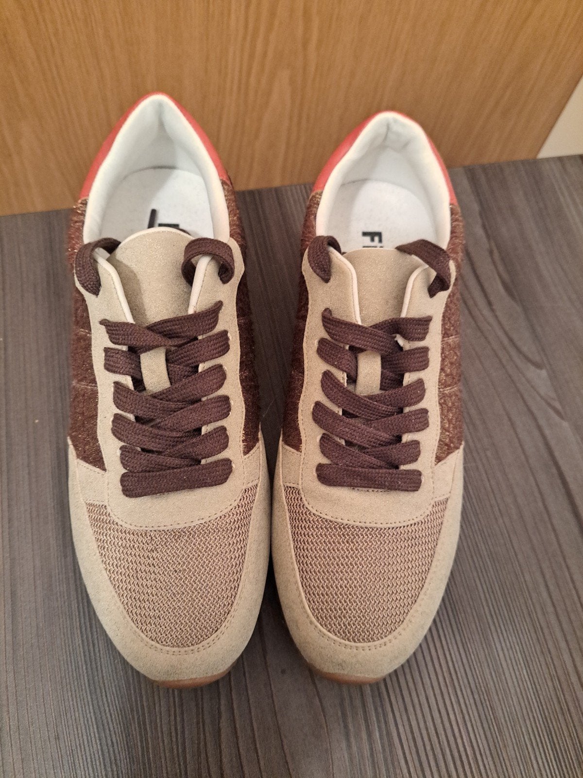 Nieuwe beige dames sneakers met veters 39 NIEUW NIEUW, Beige, Nieuw, Ophalen of Verzenden, Sneakers of Gympen