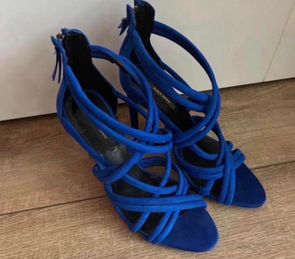 Zara pumps maat 38 - Blauw, Kleding | Dames, Schoenen, Ophalen of Verzenden, Gedragen, Blauw, Pumps